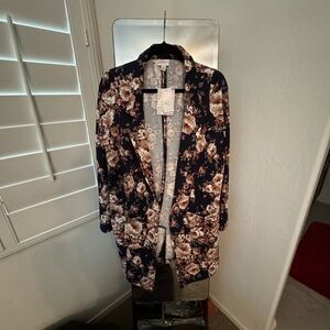 Lularoe Gwen blazer . Navy blue background, floral, with pockets